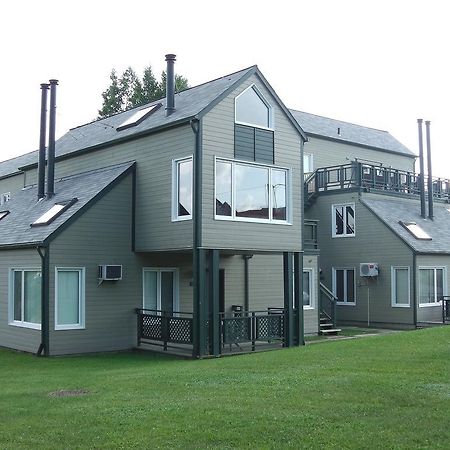 Holiday Villa Resorts At Mont Ste Anne Бопре Экстерьер фото